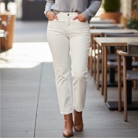 Liverpool Denim - Liverpool Women's Plus Size 18W White ECO Hannah Crop Flare Denim Jeans NWT